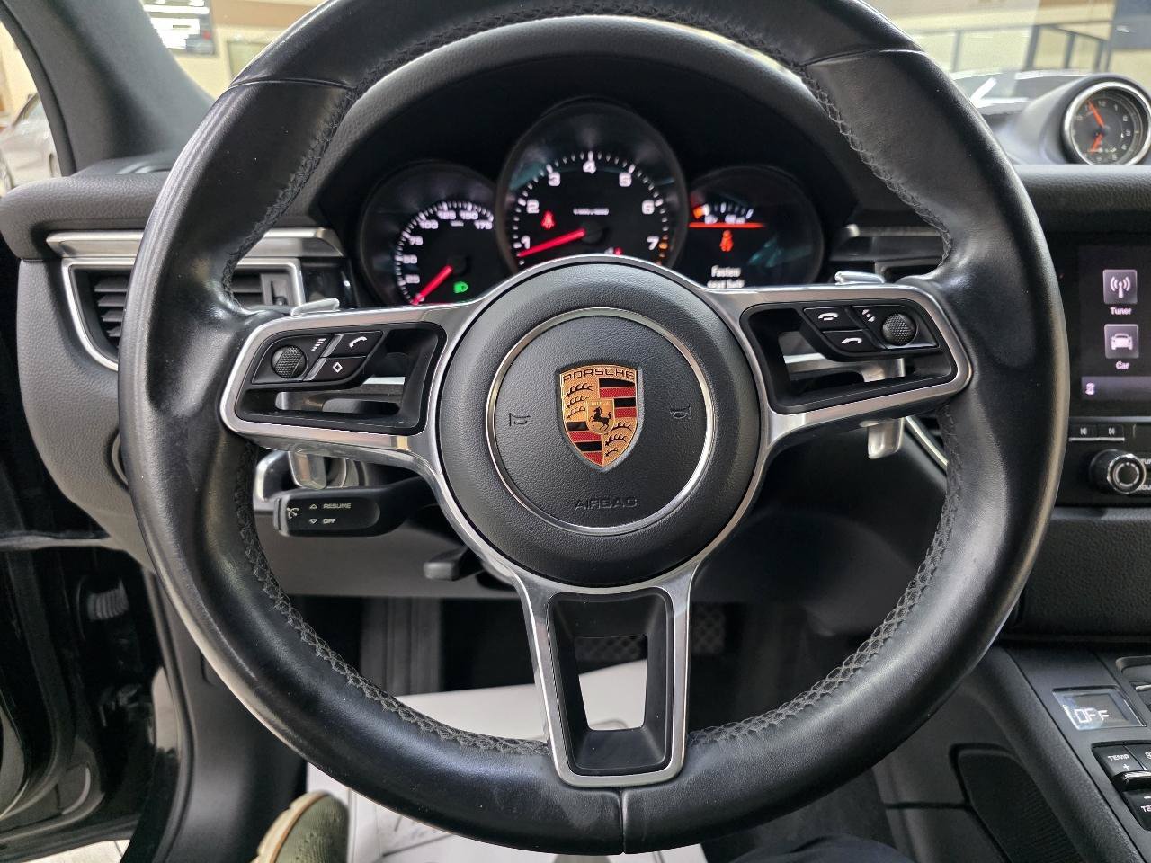 Used 2018 Porsche Macan AWD/4WD image 29
