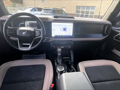 Used 2023 Ford Bronco Wildtrak image 21