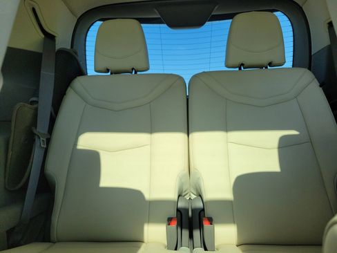 Used 2020 Cadillac XT6 Premium Luxury image 14