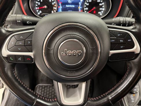 Used 2020 Jeep Compass Trailhawk AWD/4WD image 9