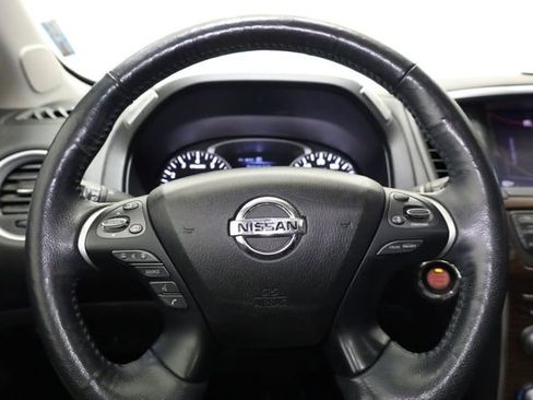 Used 2018 Nissan Pathfinder Platinum image 16