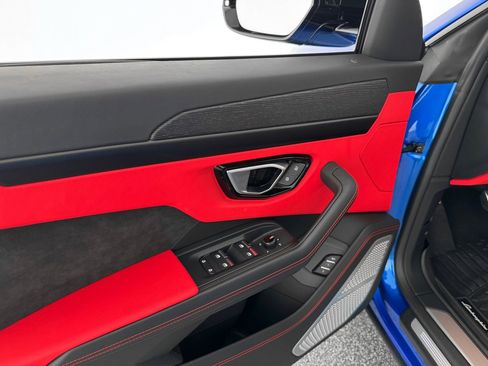 Used 2022 Lamborghini Urus image 12