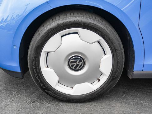 Certified 2025 Volkswagen ID. Buzz 1st Edition RWD image 11