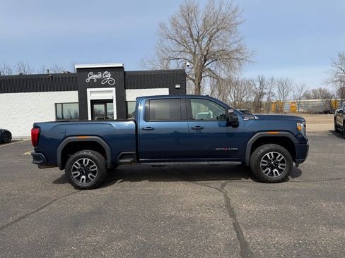 Used 2021 GMC Sierra 2500 AT4 w/ AT4 Premium Plus Package image 3