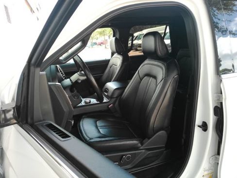 Used 2021 Ford Expedition Max Limited RWD image 6