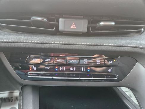 Used 2023 Buick Envision Preferred AWD/4WD image 31