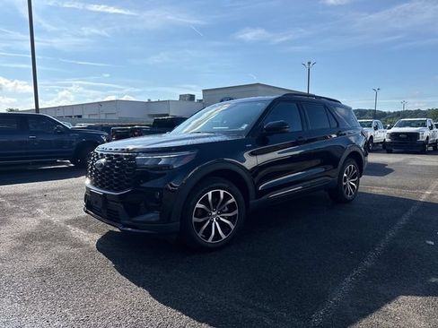 Certified 2025 Ford Explorer ST-Line AWD/4WD image 1