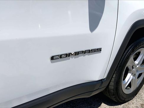 Used 2023 Jeep Compass Latitude AWD/4WD image 10
