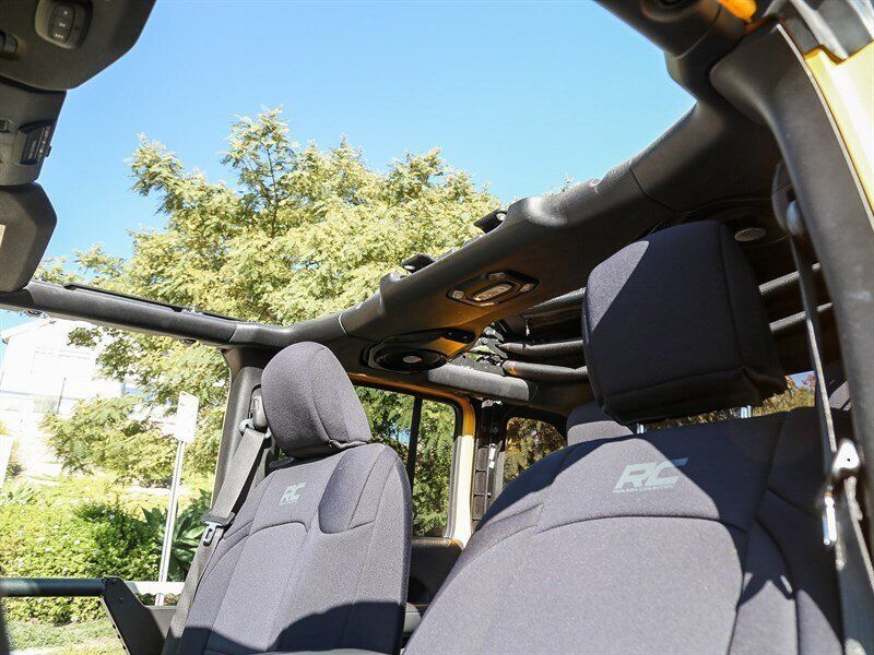 Used 2019 Jeep Wrangler Unlimited Sahara AWD/4WD image 27