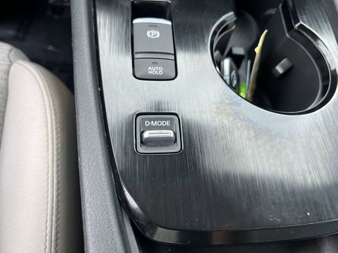 Certified 2023 Nissan Rogue SV image 18