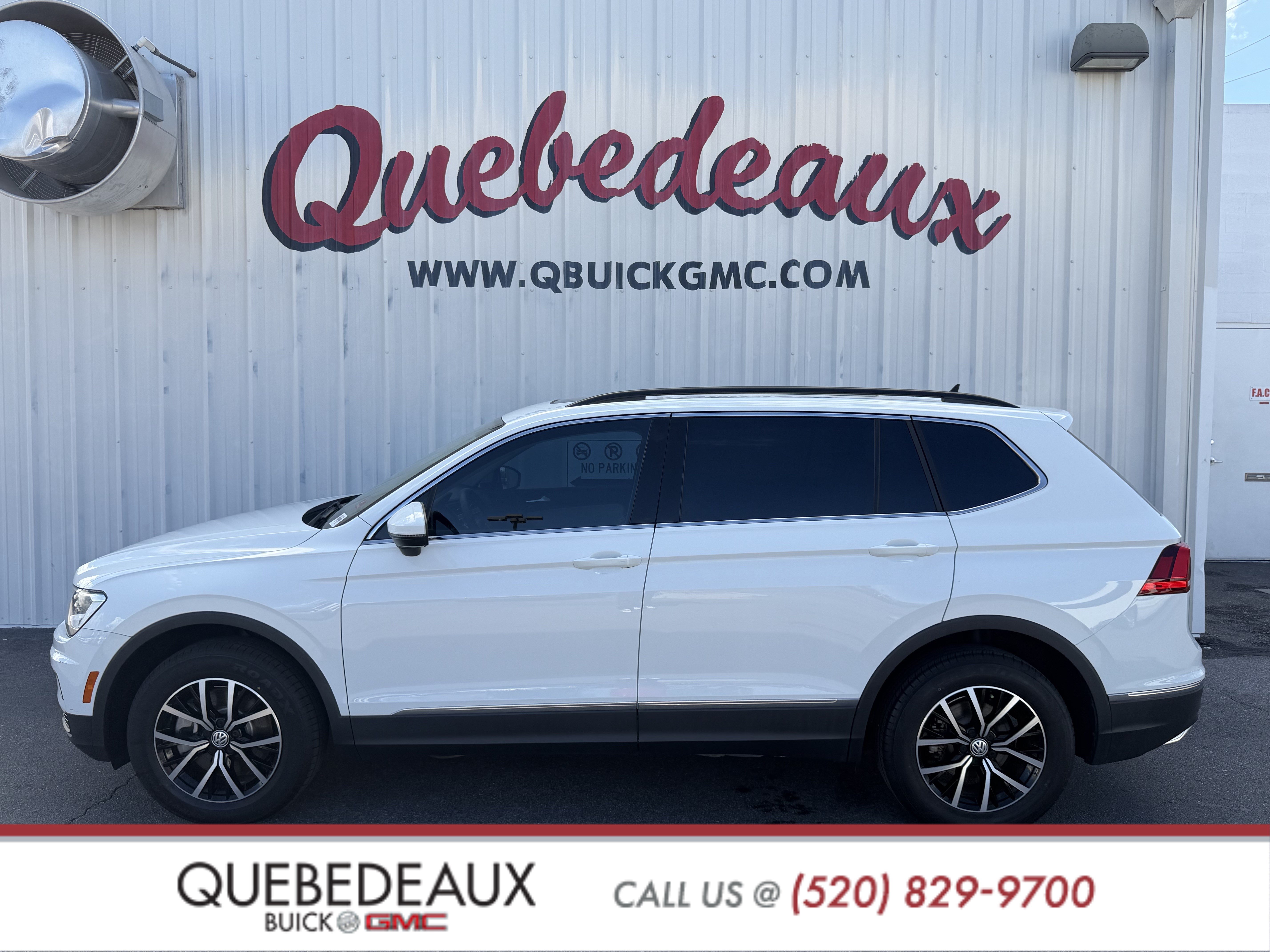 Used 2021 Volkswagen Tiguan SE w/ Panoramic Sunroof Package FWD image 7