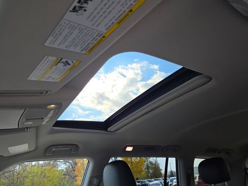 Used 2024 Nissan Armada Platinum w/ Captain's Chairs Package image 29