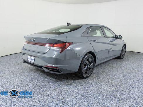 Used 2021 Hyundai Elantra SEL image 7
