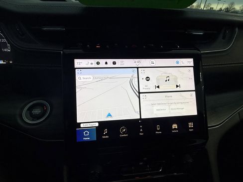 Used 2022 Jeep Grand Cherokee L Limited w/ Black Appearance Package image 16