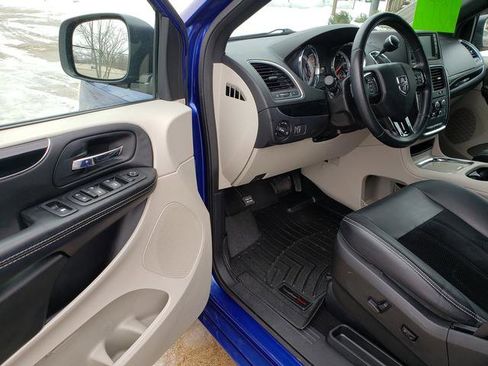 Used 2018 Dodge Grand Caravan SXT image 10