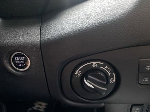 Used 2023 Nissan Frontier SV image 26