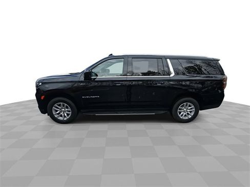 Used 2021 Chevrolet Suburban LT image 5