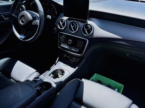 Used 2019 Mercedes-Benz CLA 250 image 12