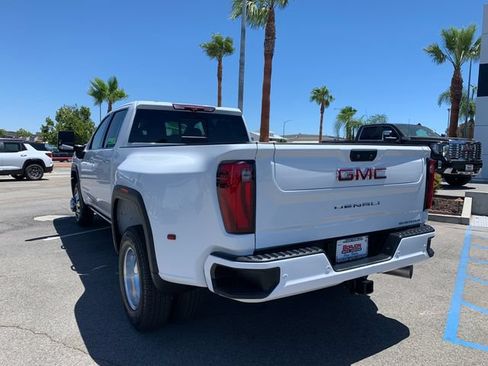 Used 2024 GMC Sierra 3500 Denali w/ Denali Reserve Package AWD/4WD image 10