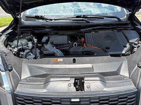 Used 2023 Mitsubishi Outlander SE AWD/4WD image 6