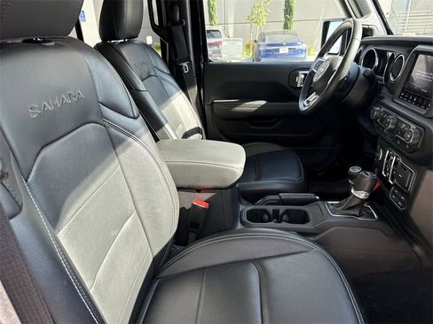 Used 2023 Jeep Wrangler Unlimited Sahara w/ Cold Weather Group image 26