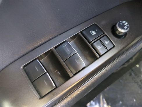 Used 2023 Toyota Camry XLE image 23