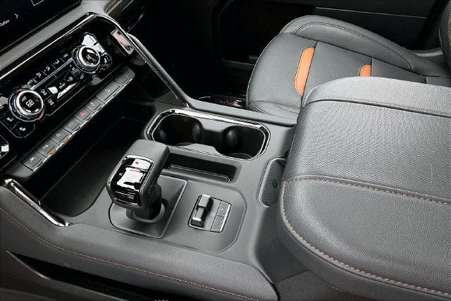 Used 2023 GMC Sierra 1500 AT4 w/ AT4 Premium Package AWD/4WD image 19