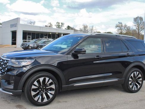 Used 2025 Ford Explorer Platinum w/ LUX Leather Package image 3