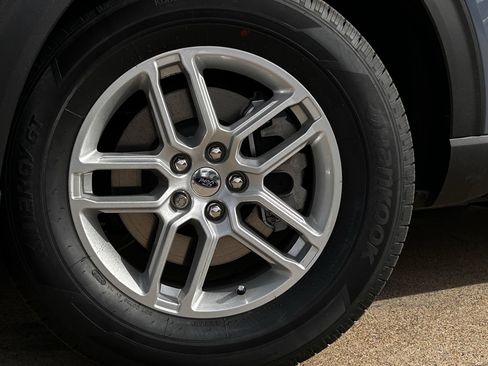 New 2026 Ford Explorer Active RWD image 11