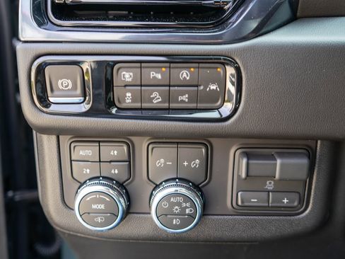 New 2026 GMC Yukon AT4 w/ AT4 Premium Plus Package AWD/4WD image 22
