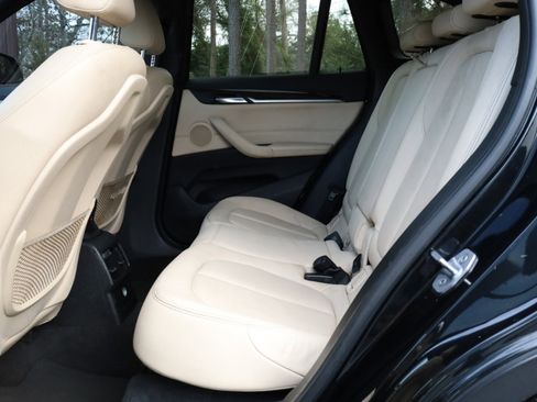 Used 2017 BMW X1 xDrive28i w/ Premium Package image 18