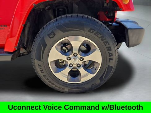 Used 2016 Jeep Wrangler Unlimited Sahara w/ Connectivity Group image 10