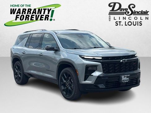 Used 2026 Chevrolet Traverse RS w/ LPO, Floor Liner Package FWD image 1