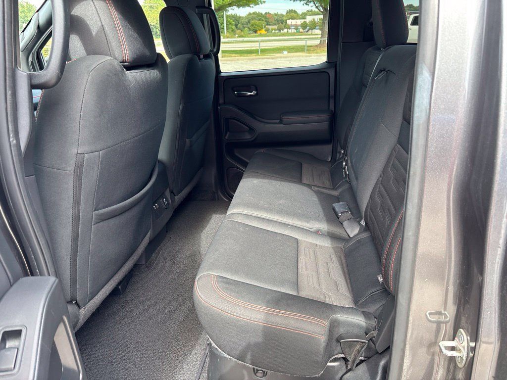 Used 2022 Nissan Frontier PRO-4X AWD/4WD image 16