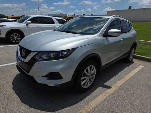 Used 2021 Nissan Rogue Sport SV FWD image 1