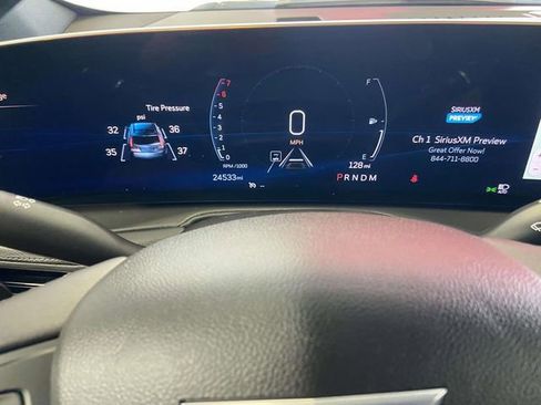 Used 2025 Cadillac XT4 Premium Luxury image 28