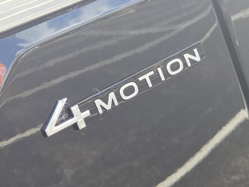 Used 2025 Volkswagen Atlas SE image 13