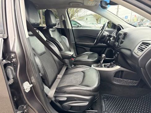 Used 2018 Jeep Compass Latitude w/ Popular Equipment Group image 12