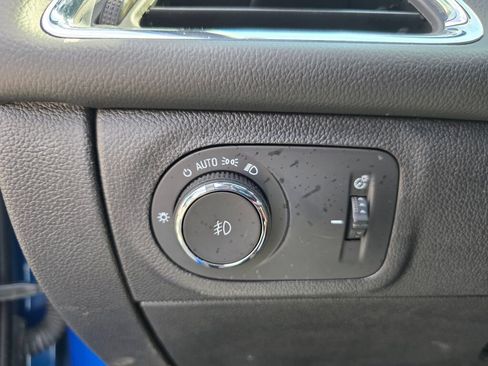 Used 2017 Chevrolet Cruze Premier FWD image 28