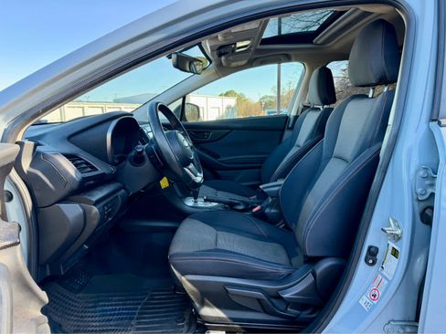 Used 2019 Subaru Crosstrek 2.0i Premium w/ Moonroof Package image 9