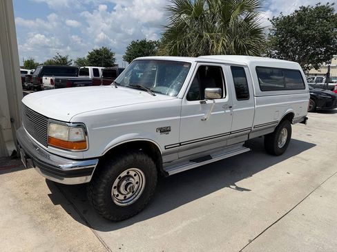 Used 1996 Ford F250 4x4 SuperCab image 1