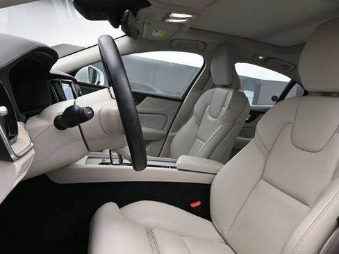 Used 2023 Volvo S60 B5 Ultimate w/ Climate Package FWD image 10