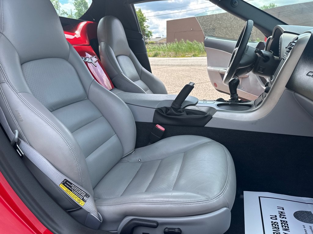 Used 2005 Chevrolet Corvette Convertible w/ Preferred Equipment Group RWD image 23