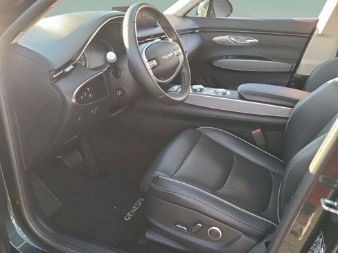 Used 2022 Genesis GV70 2.5T w/ Advanced Package image 14