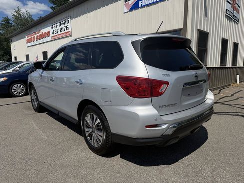 Used 2018 Nissan Pathfinder SV AWD/4WD image 6