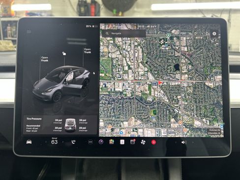 Used 2023 Tesla Model Y Long Range image 15