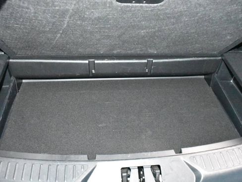 Used 2025 Ford Explorer ST-Line image 31