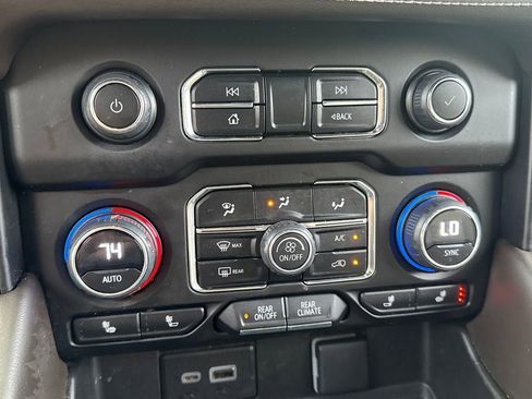 Used 2023 Chevrolet Tahoe LT w/ Luxury Package RWD image 19