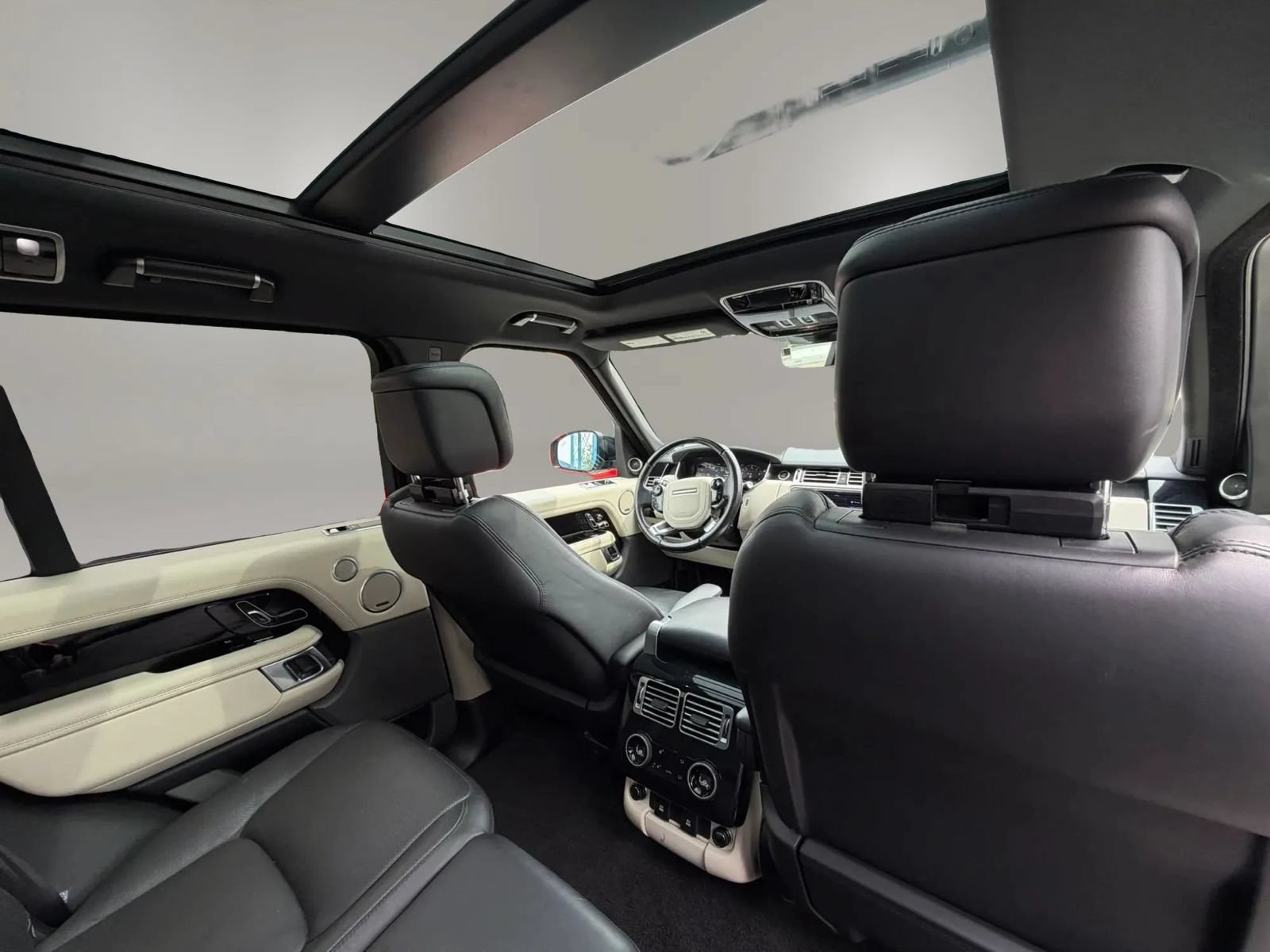 Used 2019 Land Rover Range Rover Supercharged AWD/4WD image 39