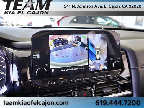 Used 2024 Nissan Pathfinder SL FWD image 31